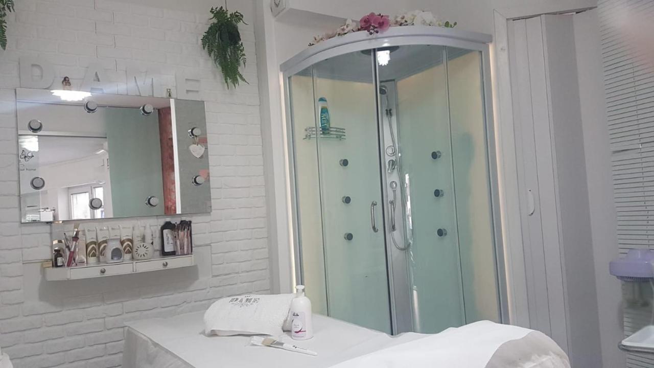 Dame Crotone Bed and Breakfast Exteriör bild