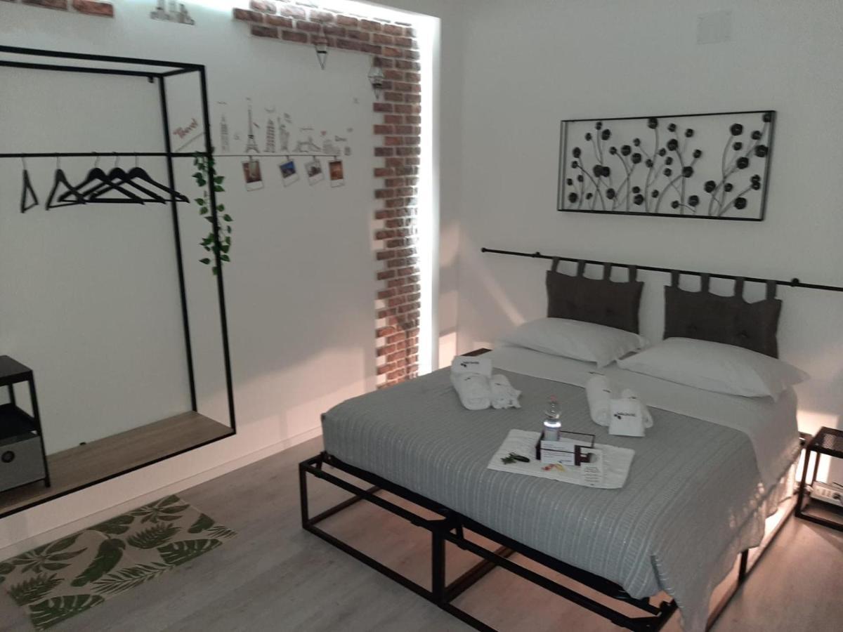 Dame Crotone Bed and Breakfast Exteriör bild